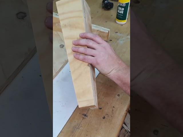 Corner Shelf Leg Design.