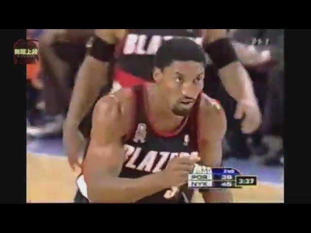 Scottie Pippen 15 Points 5 Ast 3 Stl @ Knicks, 2001-02.