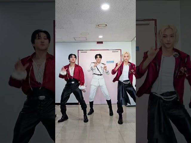 우린 오히려 좋아 락락락락 Love all my days ෆ˙ᵕ˙ෆ #TXT #HappilyEverAfter #YEONJUN #Changbin #Felix #StrayKids
