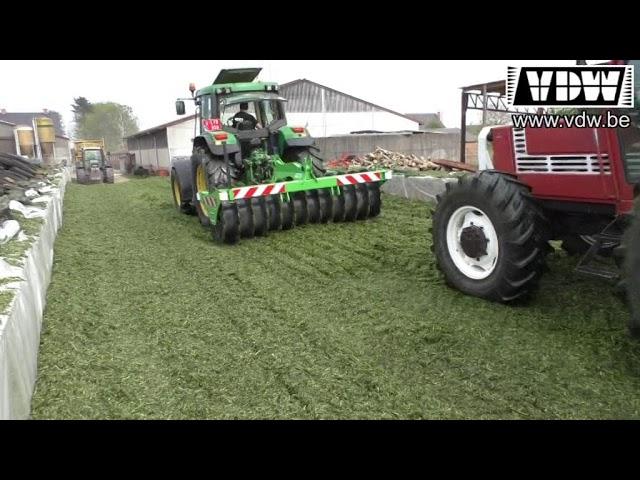 Silage compactor / packer and silage spreader