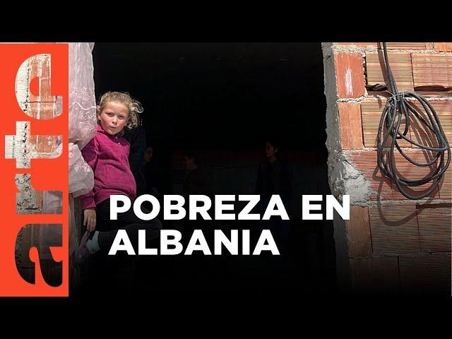 Misión humanitaria en Albania | ARTE.tv Documentales