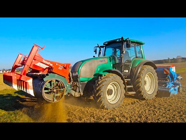 VALTRA M 120e sät die 1.te Sommergerste 2025 mit Vogel + Noot Frontpacker & Lemken Saphir 7