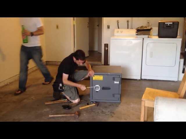 How To Open A 1,000 Dollar Safe In 4 minutes