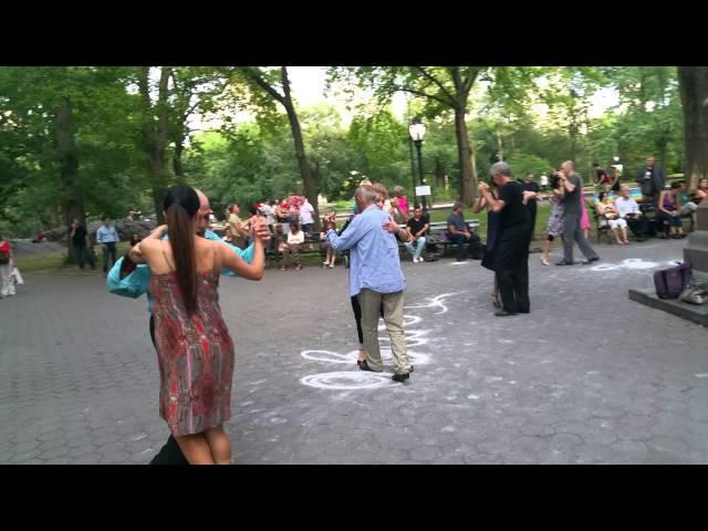 Tango in Central Park, NYC - short 4k video