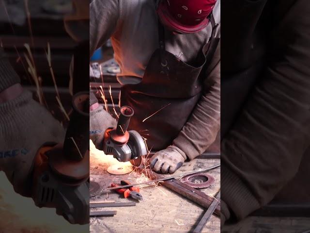 Beautiful SPARK ️ #blacksmiths #forging#кузница #blacksmithing #smithy #ковка