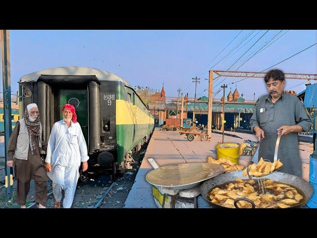  Railway Station Lahore - 4K Walking Tour & Captions with an Additional Information