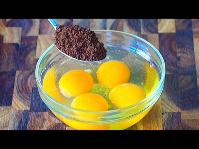 Mezcla café con huevos crudos y el resultado te encantará!