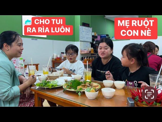 Trà Sữa dẫn “mẹ ruột” Út Thơ đi ăn bún đậu mắm tôm | Khương Dừa Con