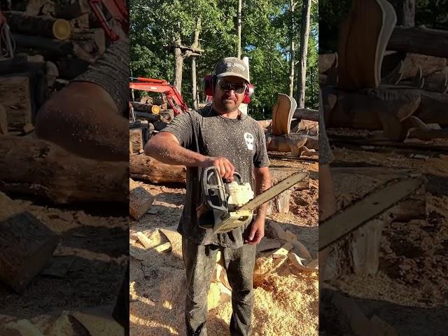 Juggling a chainsaw #juggling #chainsaw #extreme #insane #stihl #chainsawcarving #jugglingchallenge