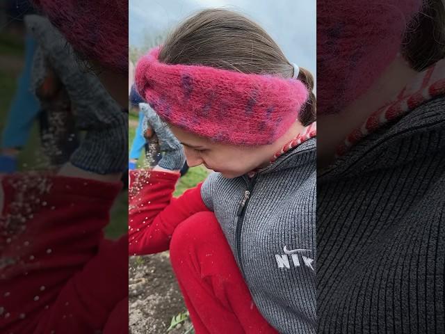 Одна девушка из села - две личности #вязальныйвлог #вязаниедляначинающих #каналовязании