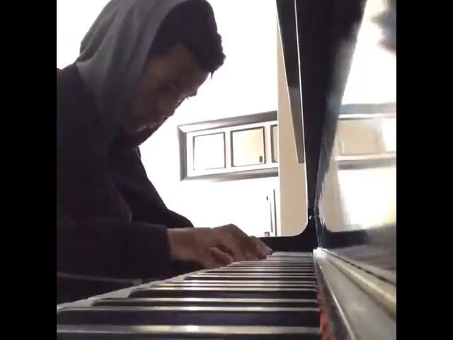 XXXTENTACION PLAYING PIANO