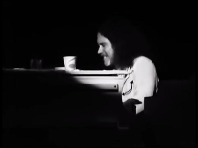 Lynyrd Skynyrd - Billy Powell Piano Solo - Tuesdays Gone With the Wind (Live) 1976