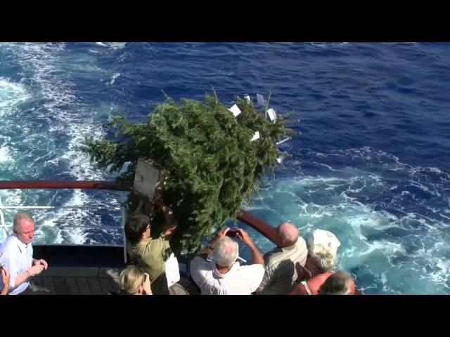 Tag40 Weihnachtsbäume über Bord werfen - MS Astor Kreuzfahrt um die Welt ReiseWorld