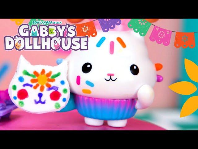 Sugar Kitty Treats! Celebrate Día de Muertos | GABBY'S DOLLHOUSE TOY PLAY ADVENTURES