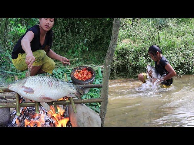 Catch Fish In River For Food Of Survival - Fish grilled with Peppers sauce Show eating Delicious