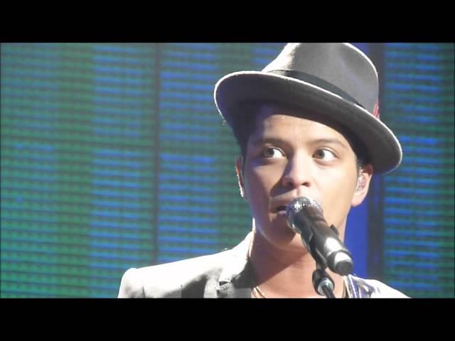 Lazy Song BRUNO MARS au Zénith de Paris