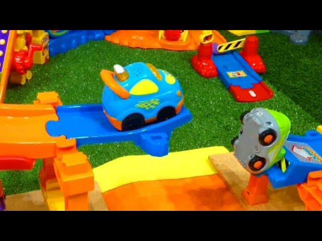 Smart Wheels City: SUPER JUMP! Our Biggest Jump yet! Vtech Go! Go! Smart Wheels Cars