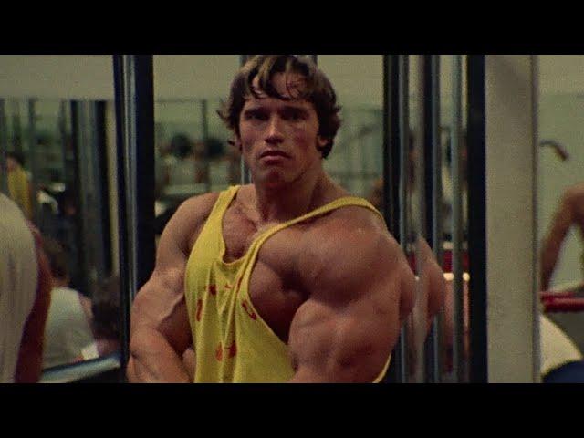 Arnold Schwarzenegger training at Gold's Gym with the best bodybuilders in the world / Pumping Iron