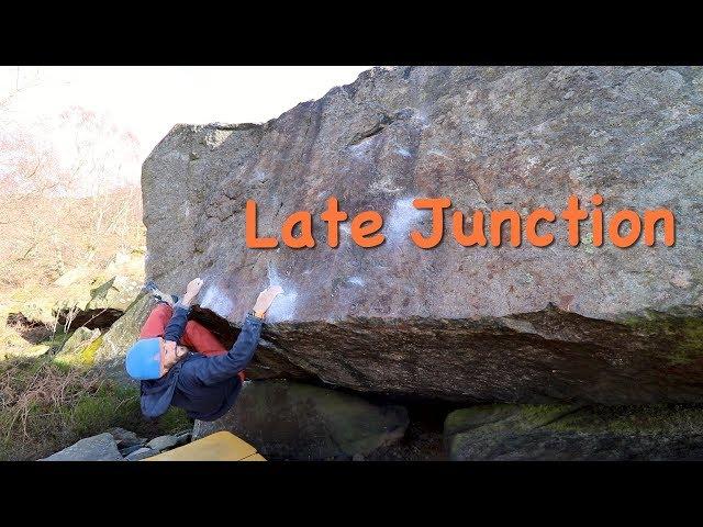 Curbar Bouldering - Late Junction 7B