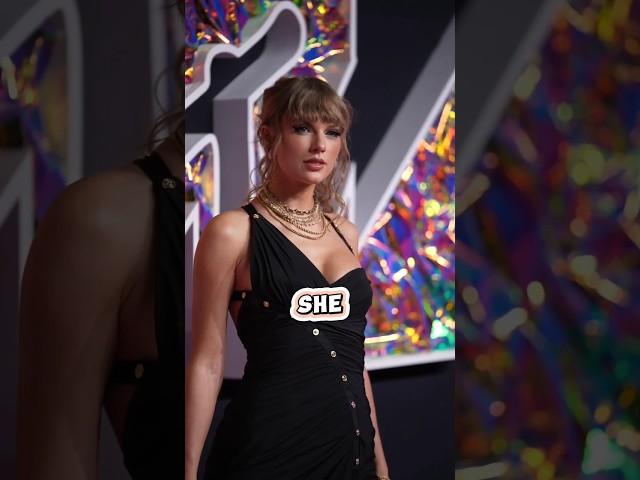 Taylor Swift Nails Preppy Fall Style #taylorswift #erastour #singer #celebrity #celebritynews