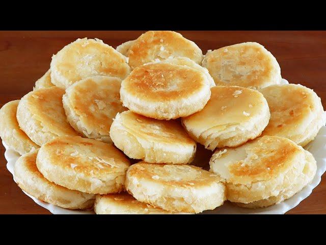 A bowl of flour and a bowl of water, teach you how to make shortbread cookies at home