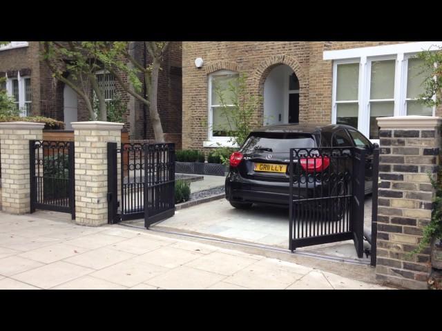 bi folding gate