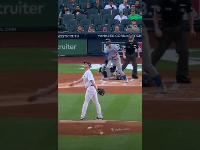 OSWALDO CABRERA ROBS A HR ON THE FIRST PITCH! #shorts #mlb