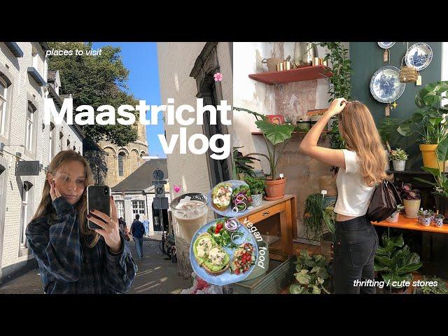 a day in maastricht // thrifting, places to visit & vegan food