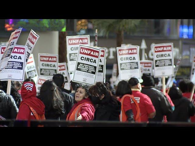 Culinary Union members picket for new contract on Fremont Street