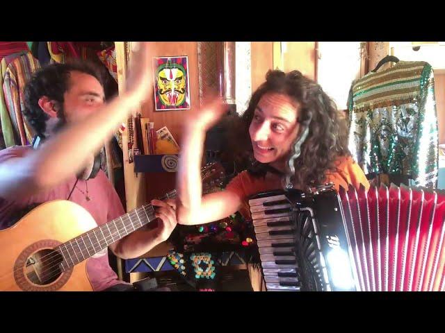 Jam in the van: Javi Campos and Golshanak Goldy - Tico Tico no fubá