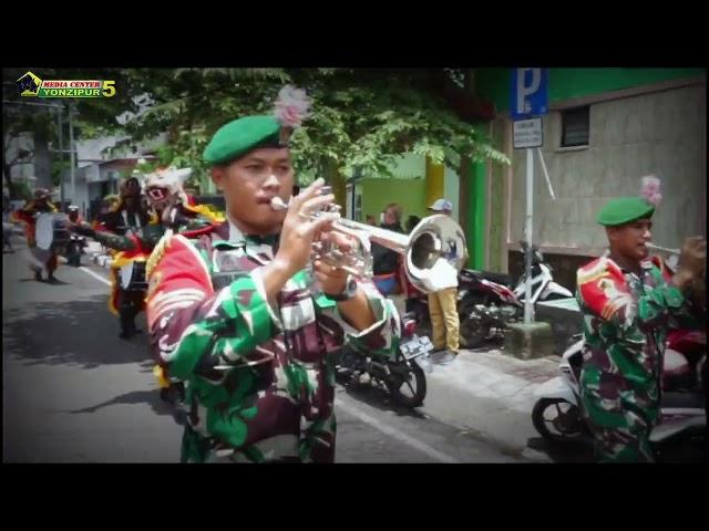 "TIM DRUMBAND GENSAKA YONZIPUR 5/ABW GEMPARKAN KOTA MALANG EVENT PLAYPASS DRUMBAND COMPETITION."