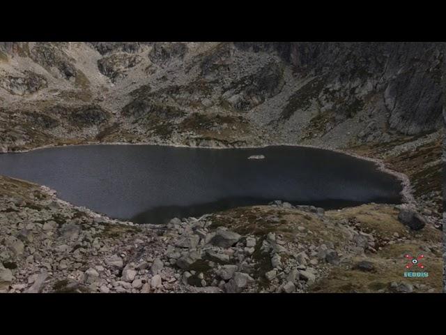 Vall d 'incles , estanys y refugi de Juclar a vista de drone.