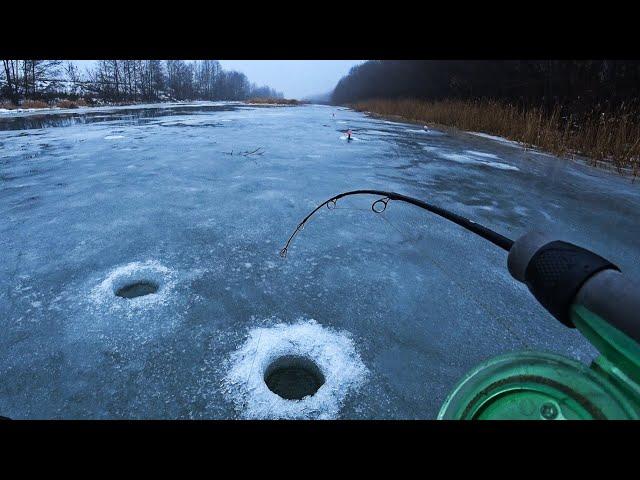 Неожидал его здесь поймать! Поиск рыбы. Рыбалка на балансир и мормышку 2023.