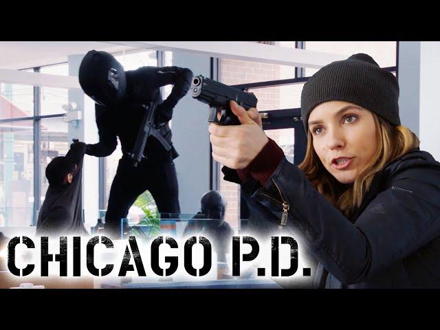 Police witnesses a bank robbery while investigating | Chicago P.D.