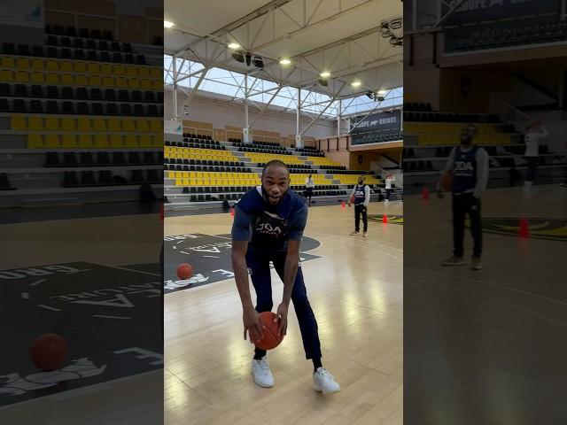 La  pour Markis ou le coach ?#basketball #game #sportstiktok