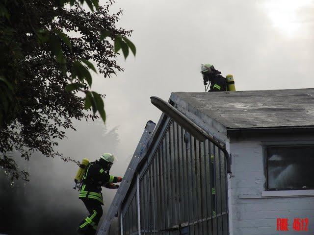 [Lagerhallenbrand]Einsatz für die Wehren:Horneburg-Dollern-Stade