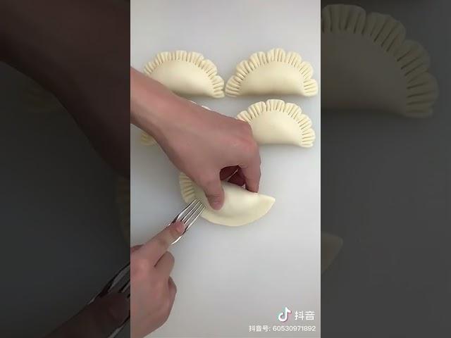 Способ упаковки пельменей. The method of packing dumplings.