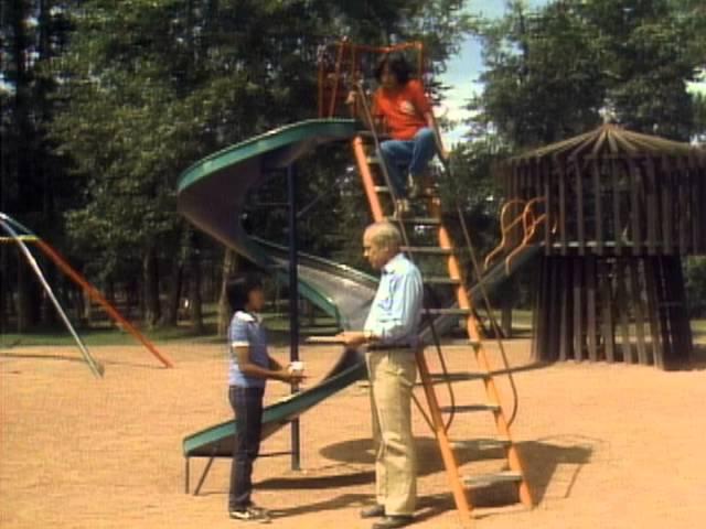 Gravity On The Playground! - Mr. Wizard's Challenge