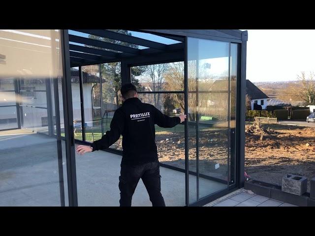 Terrassenüberdachung Wintergarten Glasdach mit Schiebetüren und Senkrechtschiebefenster Isolierglas