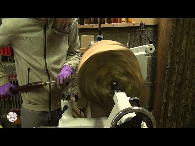 Woodturning - From Log To Natural Edge Bowl