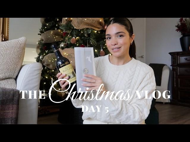 A CHRISTMAS GIFT GUIDE + HOLIDAY EVENTS | VLOGMAS DAY 5 | Samantha Guerrero