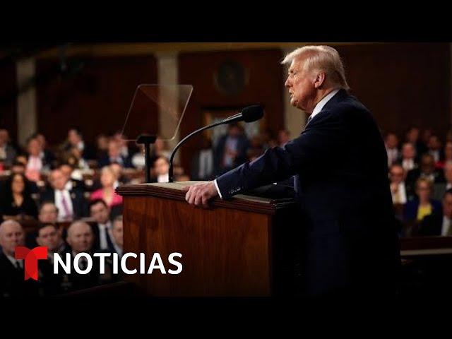 Trump no movió las manos en su discurso en el Congreso, ¿qué significa? | Noticias Telemundo