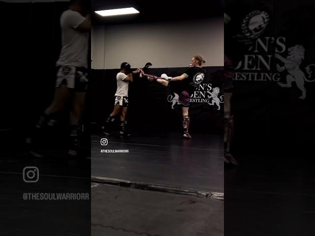 Flowing and learning.. Light MMA Sparring, better every day!! #mixedmartialarts