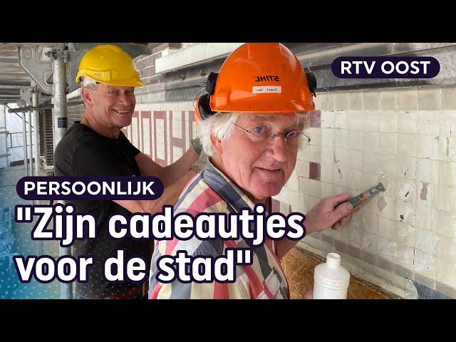 Evert Jan herstelt eeuwenoude Zwolse gevelreclame in volle glorie | Oost