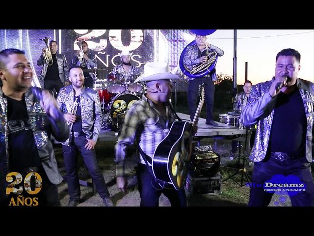 Los Cuates De Sinaloa - El Cuervo En Una Ladera Ft. Banda La Llegadora ( Videos En Vivo )