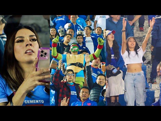 Locura en la tribuna la Afición de Cruz Azul en la remontada vs Xolos Tijuana