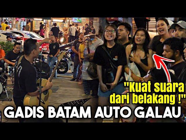 Gadis dari Batam paling bertenaga menyanyi, Bob sajikan lagu² galau untuk dengar suara penonton