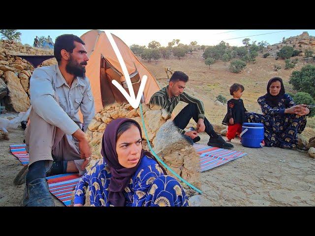 Love and survival in nomadic life: A stranger's construction of a shelter for a nomadic woman