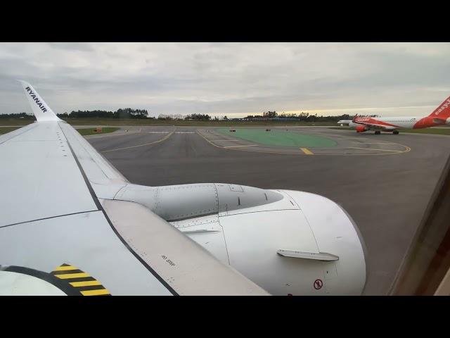 Porto Airport taxi and takeoff