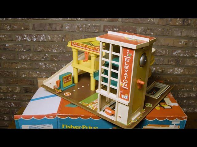 Vintage Fisher Price set 930 the garage with the original box!